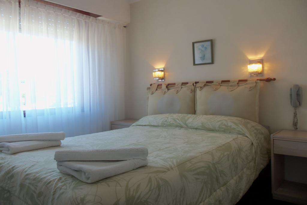Dino'S Hotel Villa Gesell Ruang foto