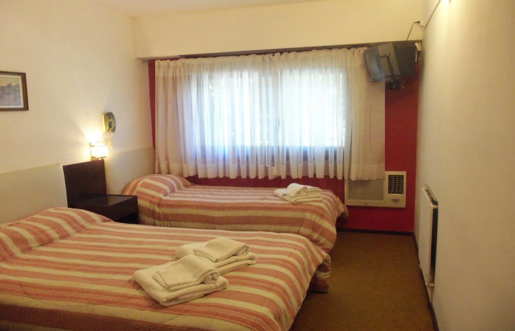 Dino'S Hotel Villa Gesell Ruang foto